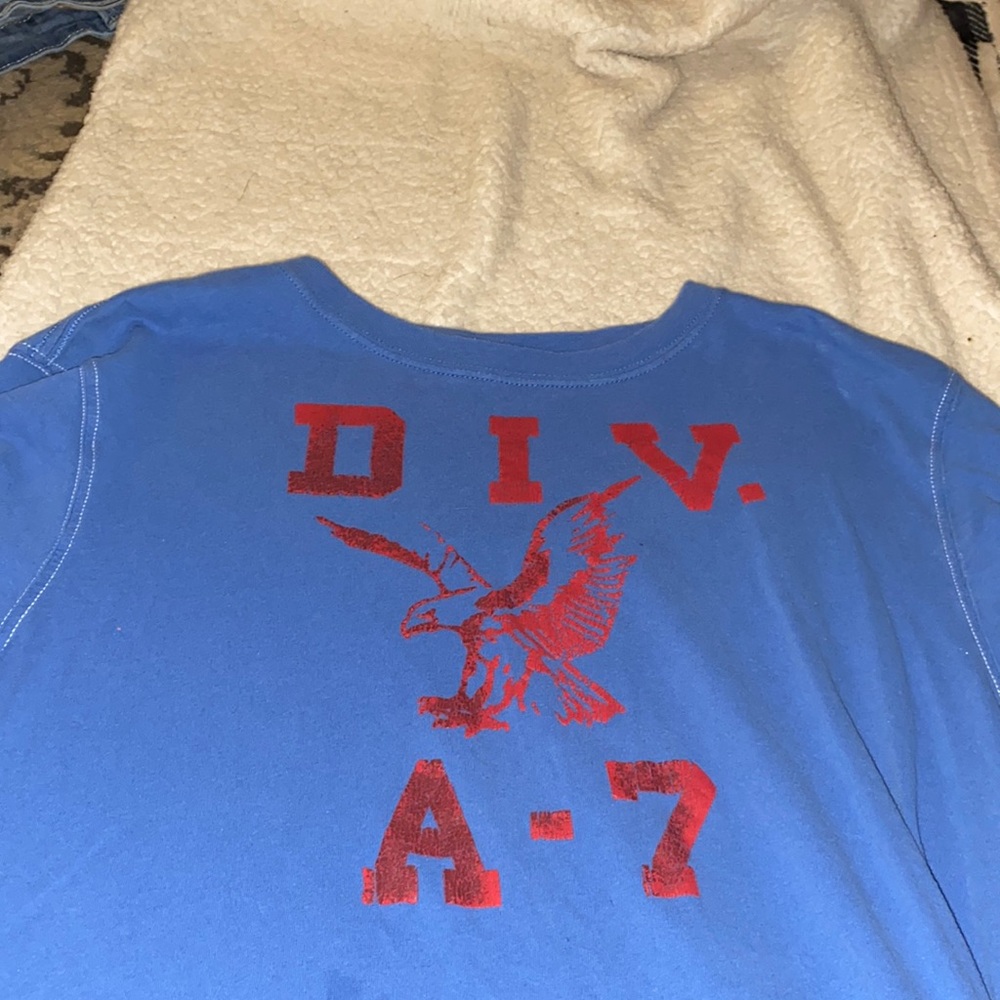 American eagle vintage fit tee shirt in good condition